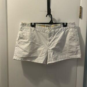 Old Navy White Chino Shorts. Size 14, 3 inseam.